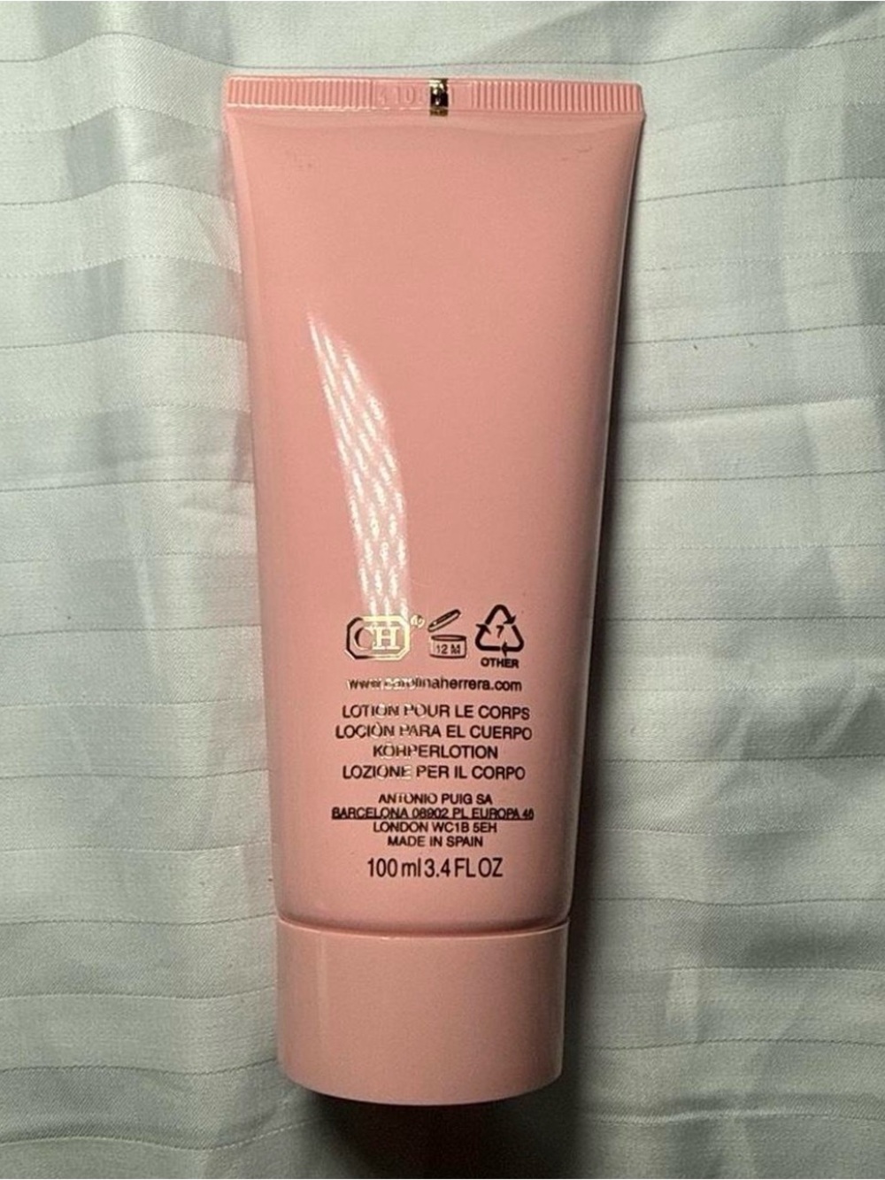 Carolina Herrera Good Girl Blush Body Lotion - Soft Pink - Picture 2 of 2